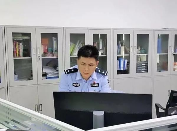 警惕！荐股骗局揭秘：炒股资金竟入骗子腰包，提现成难题