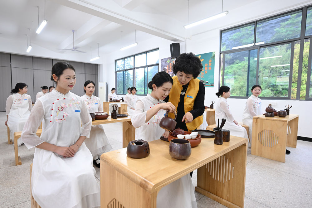 就业优先战略_新职业就业机会_当前社会的就业形势