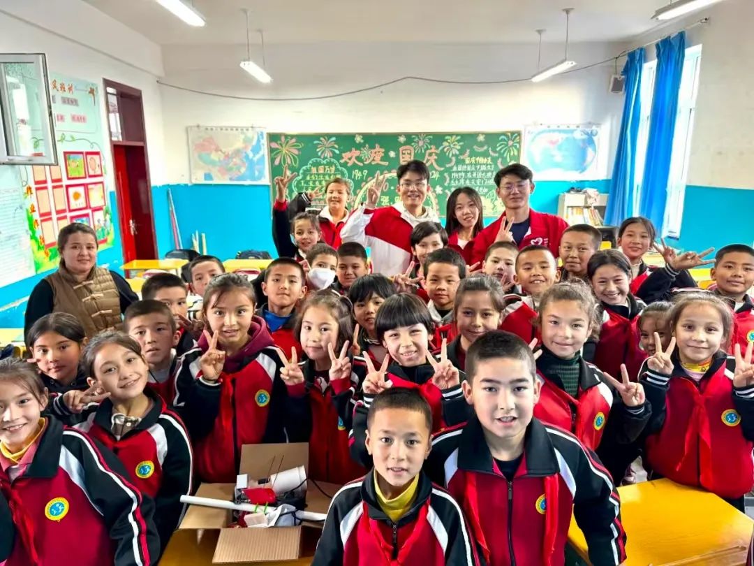 当前社会的就业形势_硕士博士赴西部就业增多_高校学子西部就业率增长