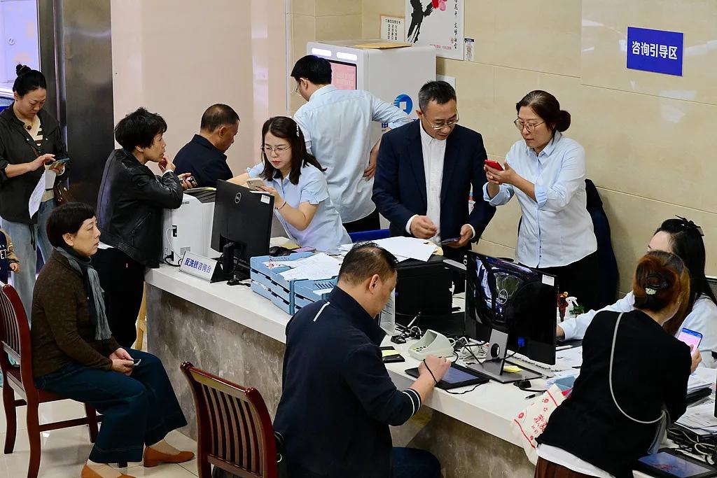 A股市场震荡行情_个人自己炒股怎样开户_政策预期与市场走势分析