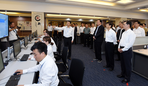 孟建柱新疆调研强调：坚定信心开创社会稳定新局面