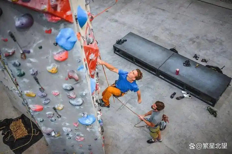 攀岩运动安全性_攀岩馆安全标准_攀岩运动趋势