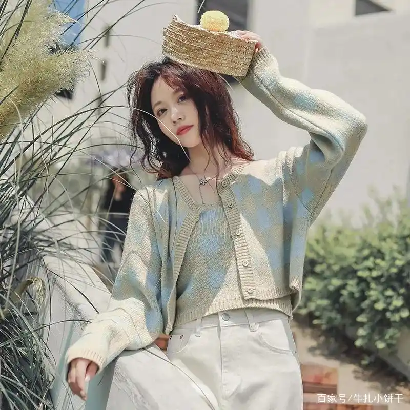 小个子女生秋冬短上衣穿搭推荐_气质短上衣搭配技巧_截短款上衣街拍趋势