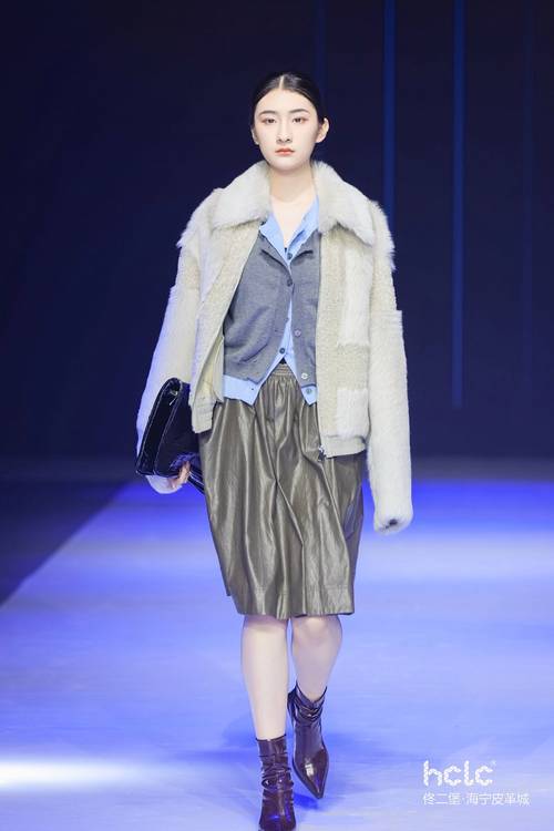 设计师品牌皮草发布_狐狸皮毛行情2026_中国裘都2025秋冬皮草流行趋势