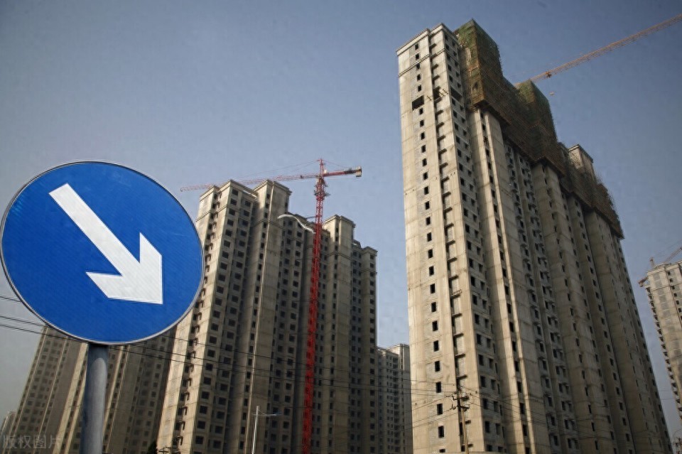 2025年全国楼市深度调整，房价连连下跌，未来走势如何？